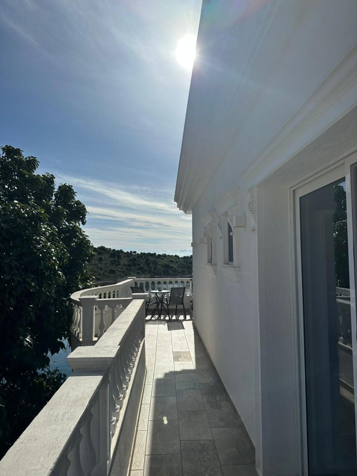 Luxury Villa Alisja Sarande With Private Beach Экстерьер фото