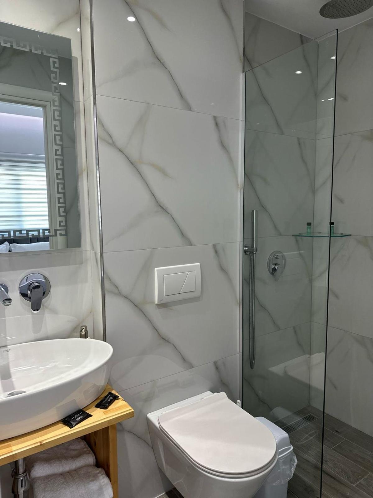 Luxury Villa Alisja Sarande With Private Beach Экстерьер фото