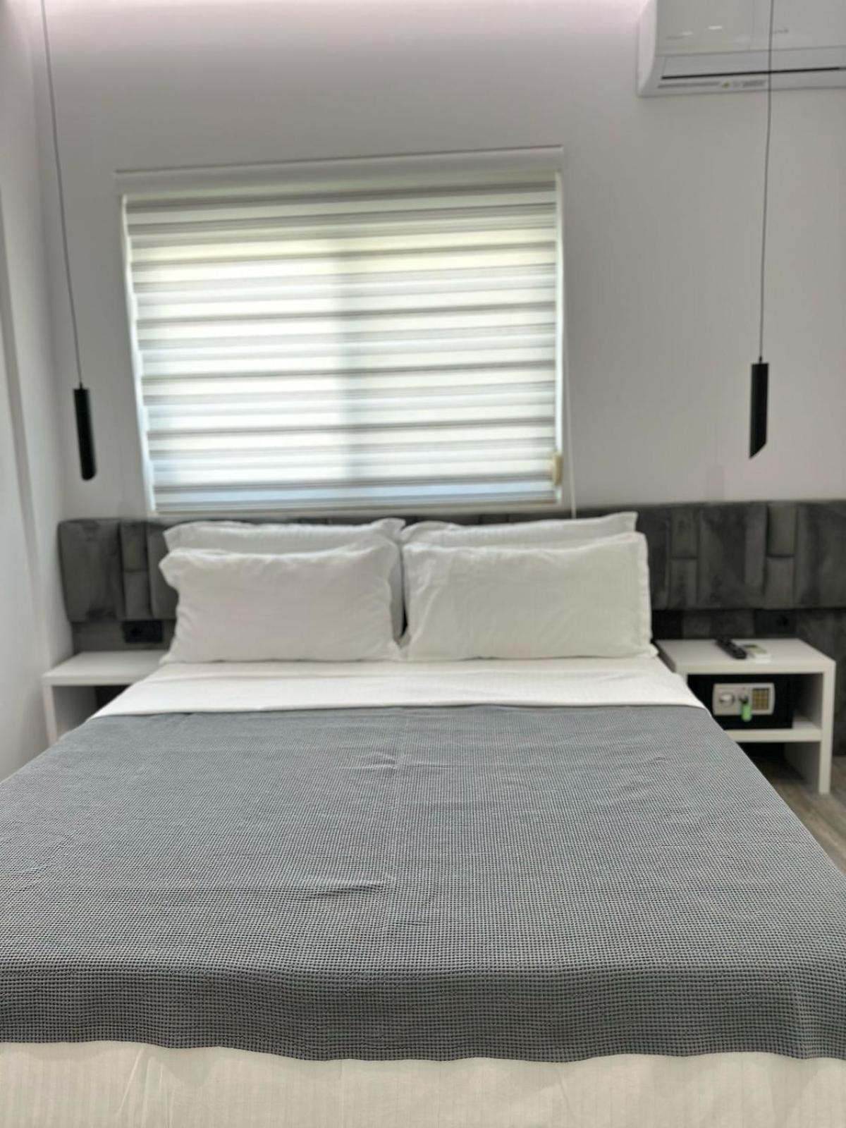 Luxury Villa Alisja Sarande With Private Beach Экстерьер фото